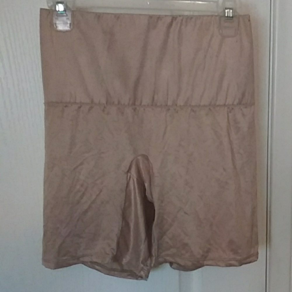 Hanes 100% cotton 2X nude shapewear 🍾